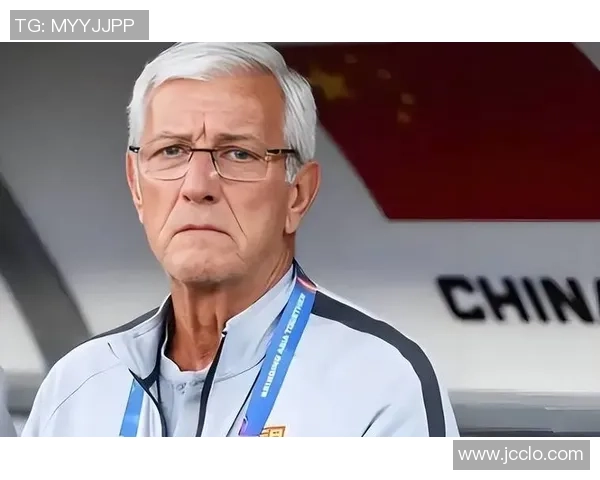 足球明星加盟球队后亲自驾车到训练场引发球迷热议 足球明星加盟球队后亲自驾车到训练场引发球迷热议