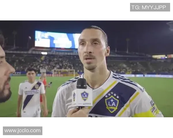 足球明星脚法技艺之巅的传奇球员们盘点与分析 足球明星脚法技艺之巅的传奇球员们盘点与分析